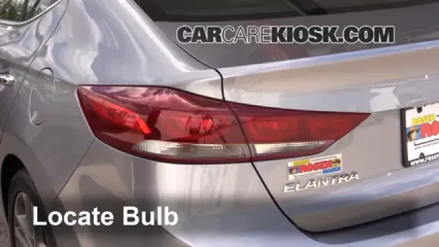 2017 Hyundai Elantra Limited 2.0L 4 Cyl. Éclairage Feux de position arrière (remplacer ampoule)